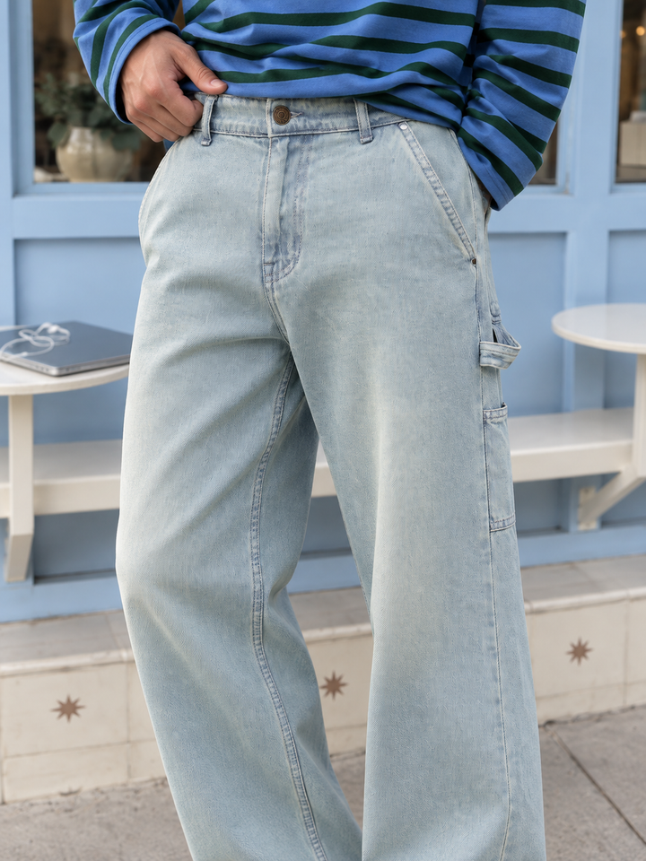Light Blue Baggy Jeans Street Style