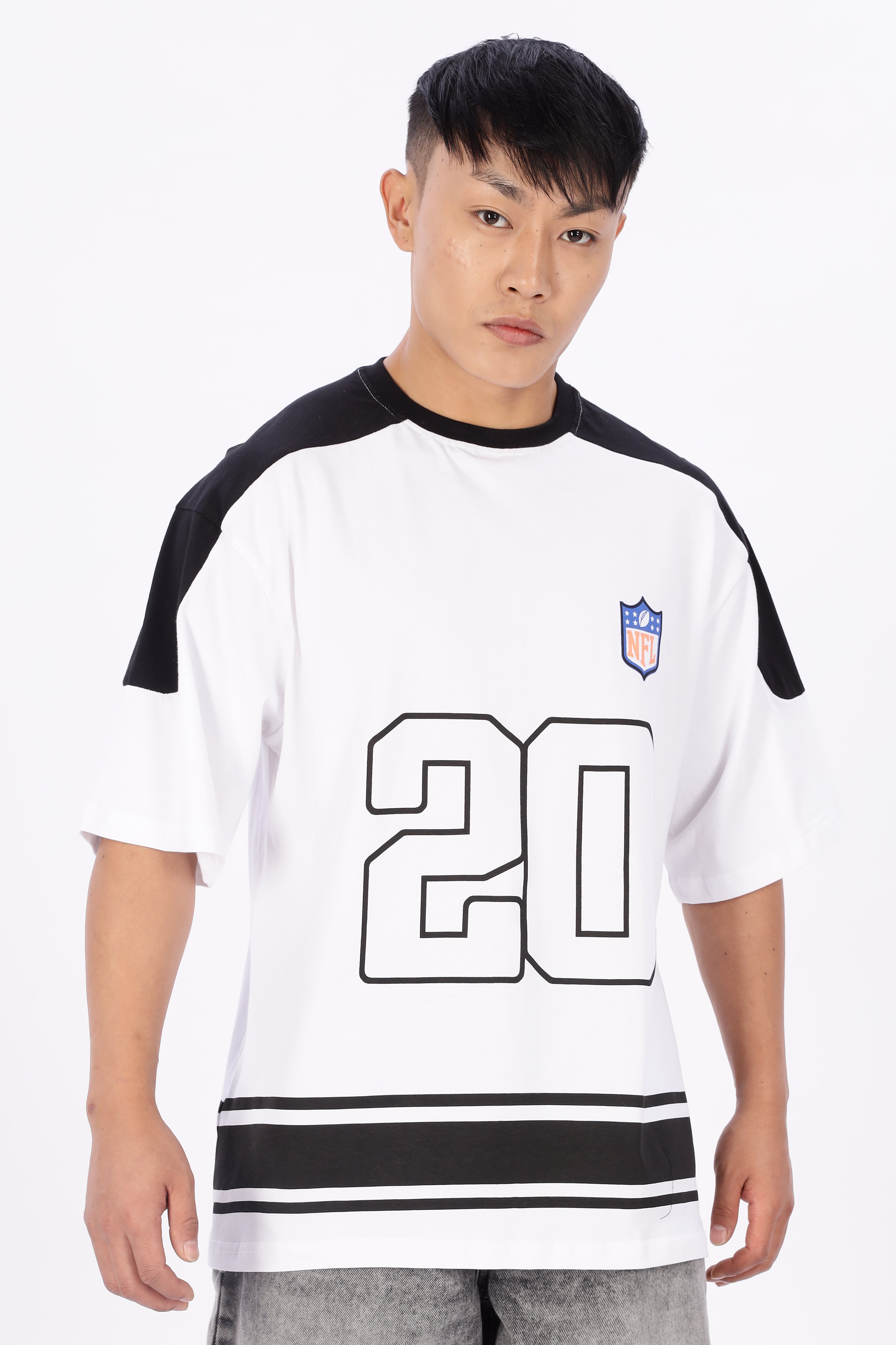 NFL: Black & White Oversized T-shirt – Eszett