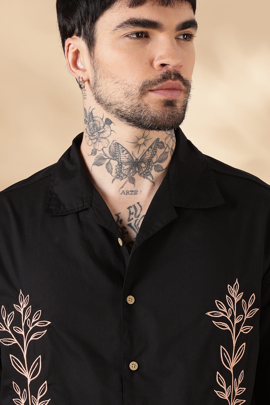 Root : Embroidery Black Shirt