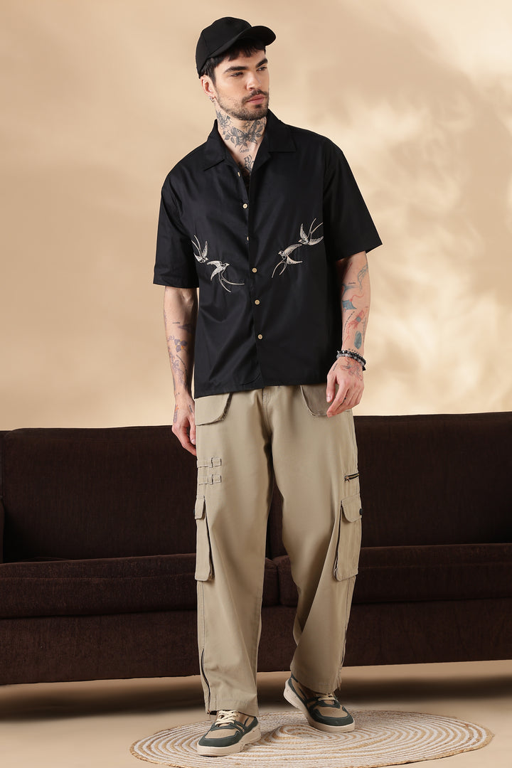 Colony : Embroidery Black Shirt