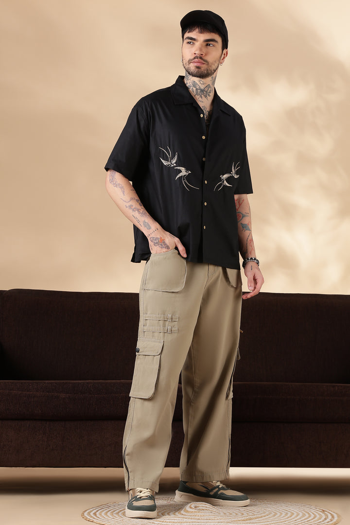 Colony : Embroidery Black Shirt