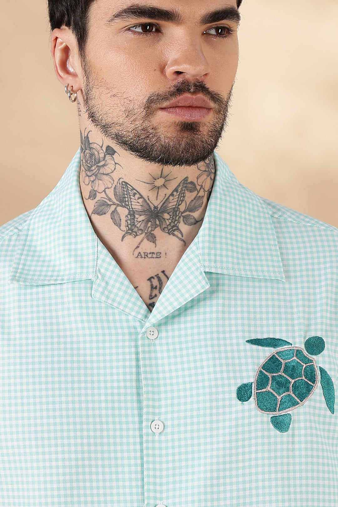 Turtle: Embroidery Oversized Shirt