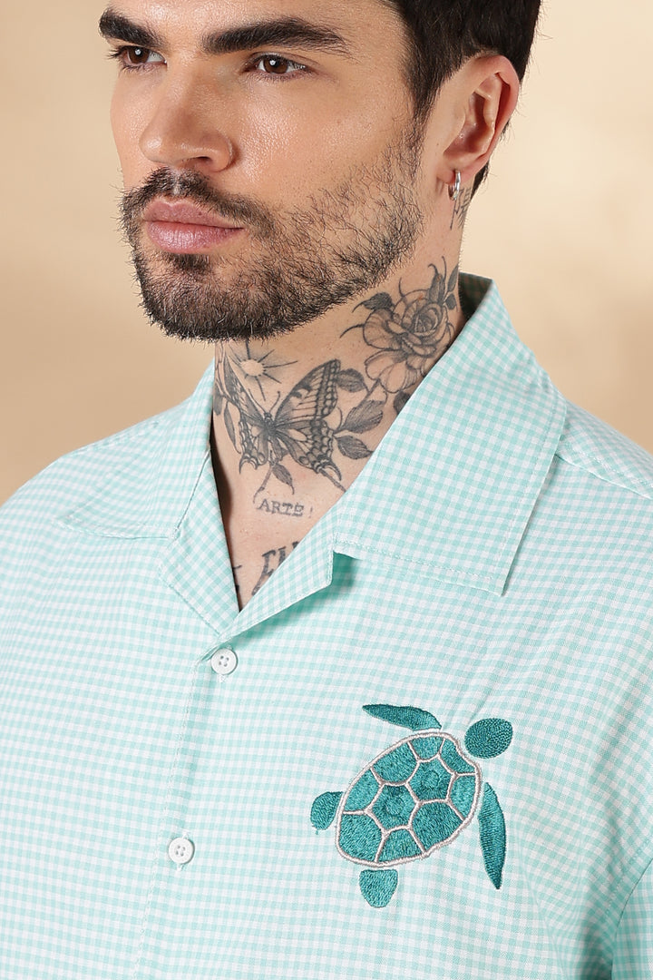 Turtle: Embroidery Oversized Shirt