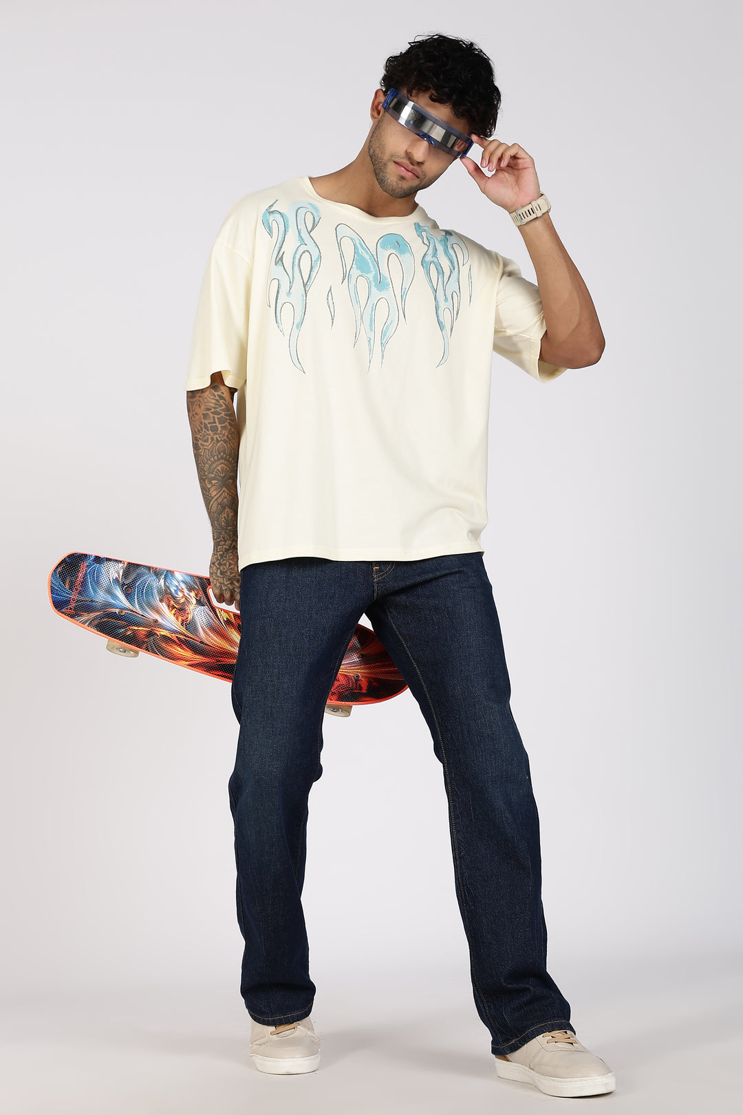 Blue Flames: cream Oversized T-shirt
