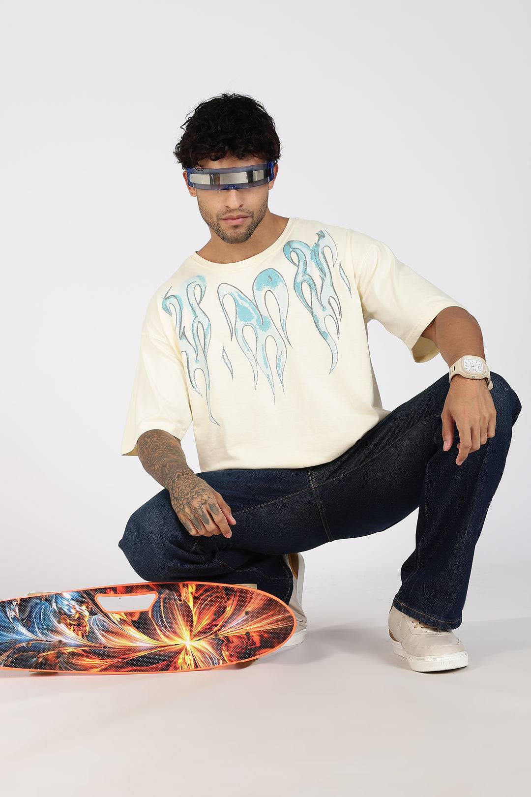 Blue Flames: cream Oversized T-shirt