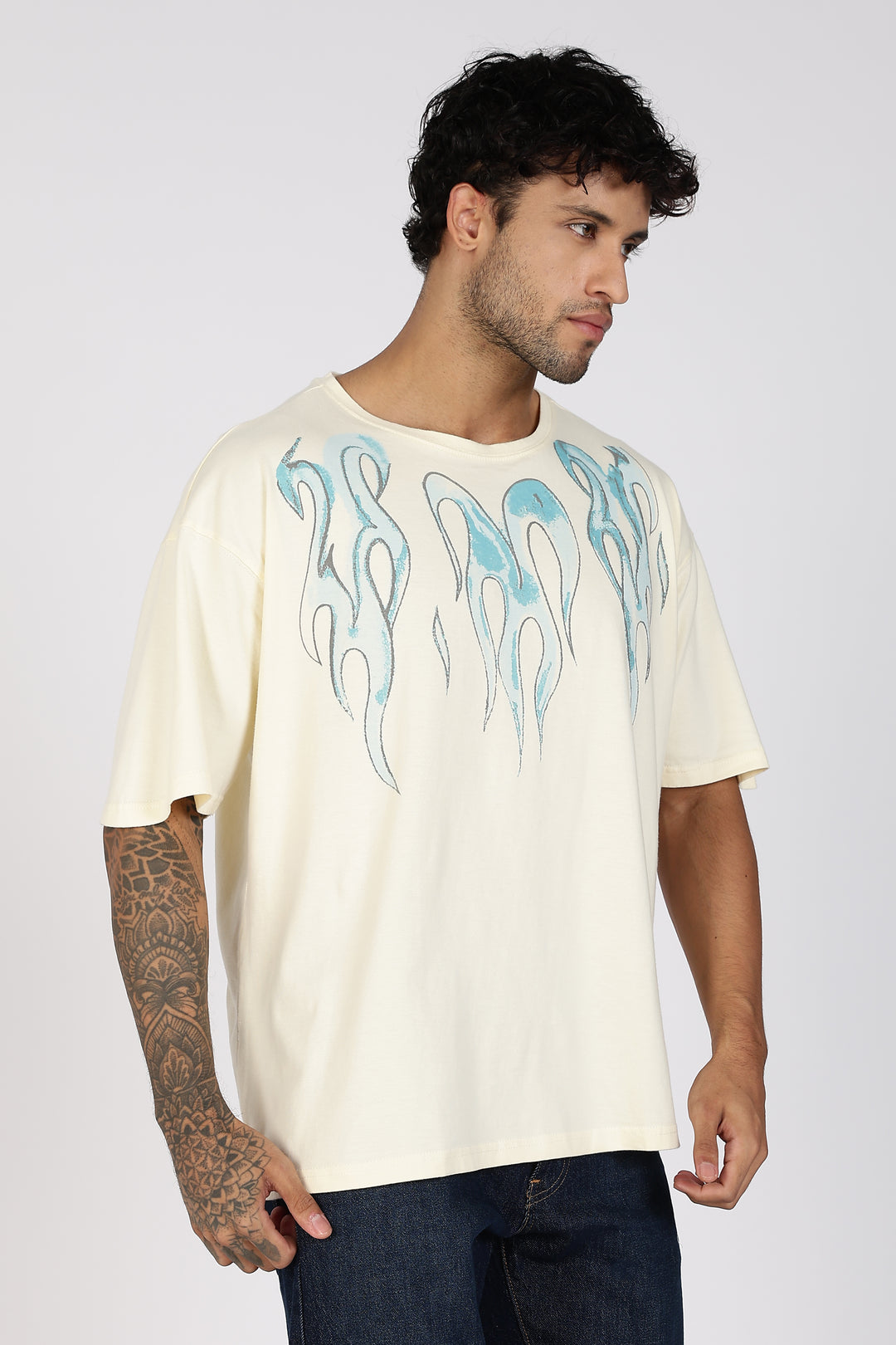 Blue Flames: cream Oversized T-shirt