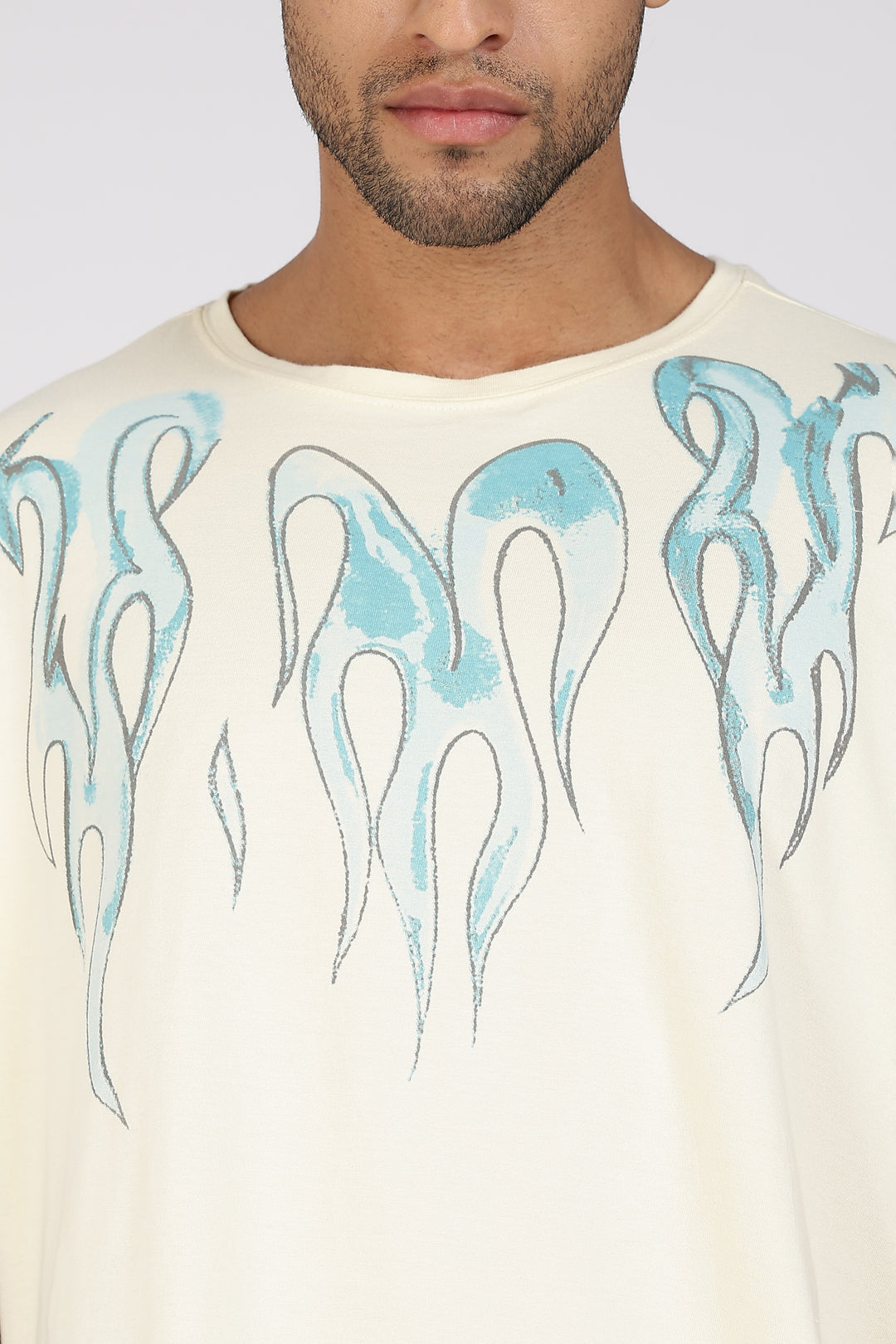 Blue Flames: cream Oversized T-shirt